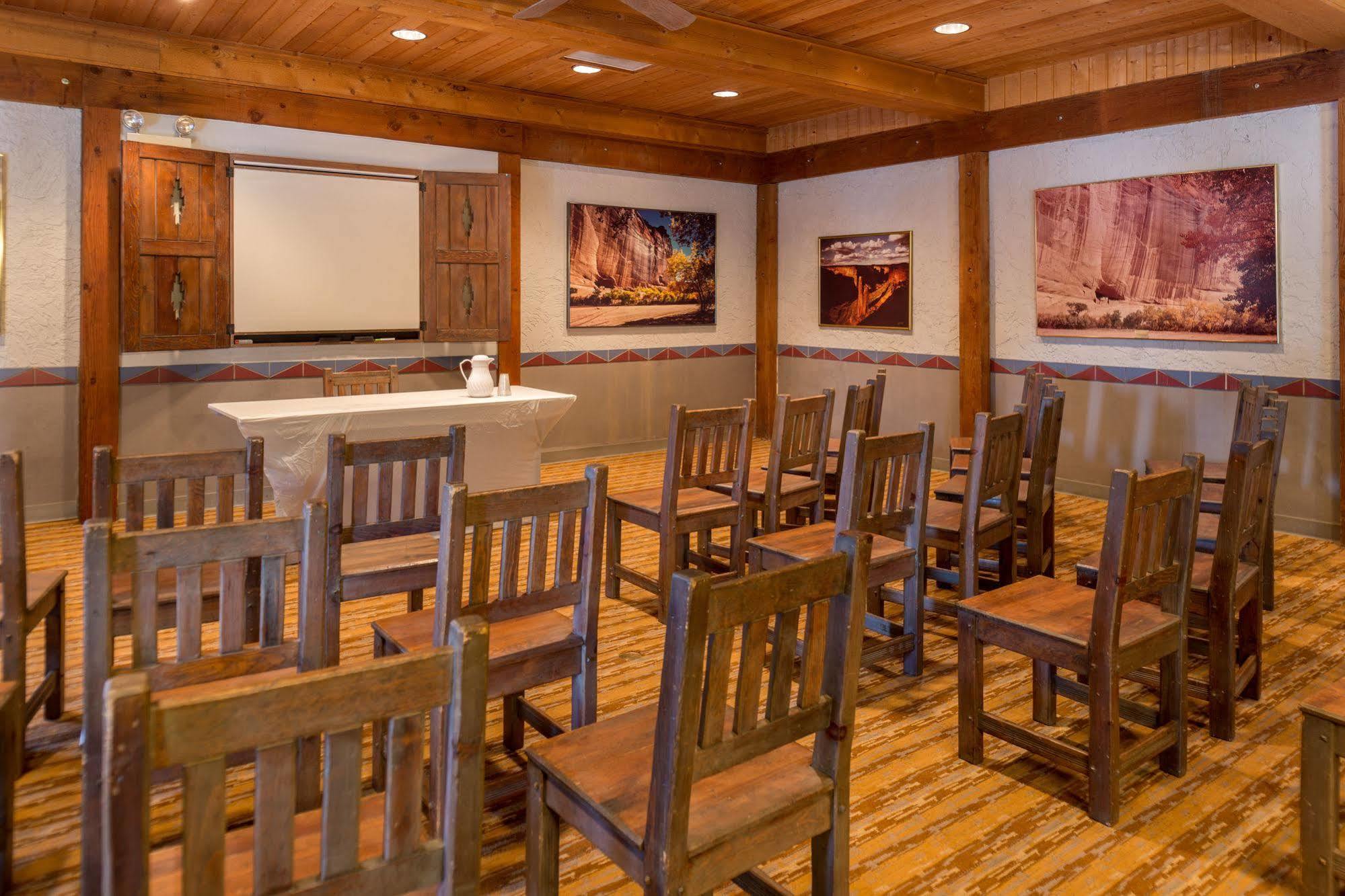 Thunderbird Lodge شينل المظهر الخارجي الصورة